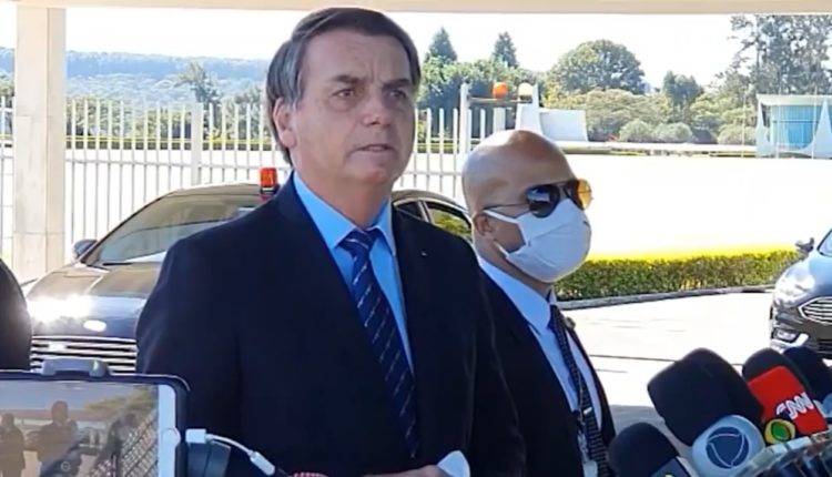 Presidente Bolsonaro volta a ameaçar: 